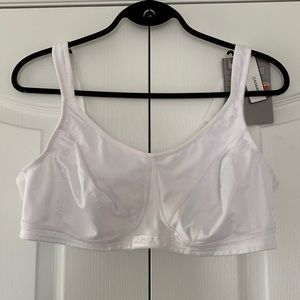 NWT Shock Absorber sport bra